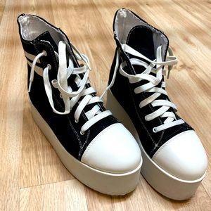 Black & White Platform sneakers women’s 8
